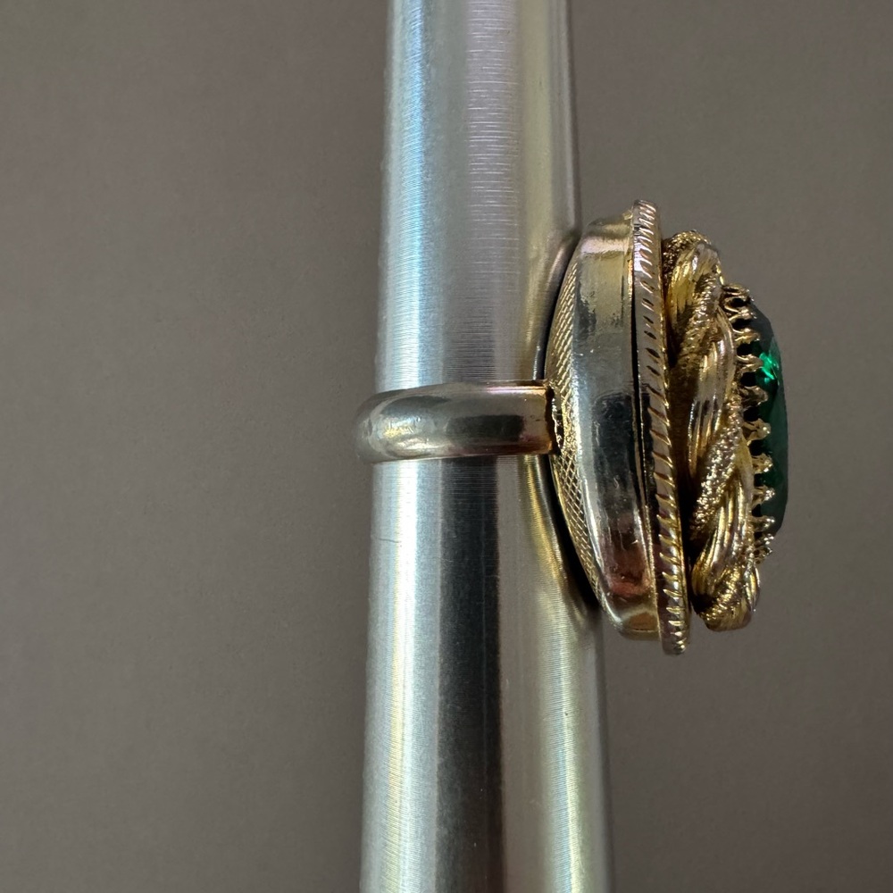 Vintage Ring - Picture 5 of 10